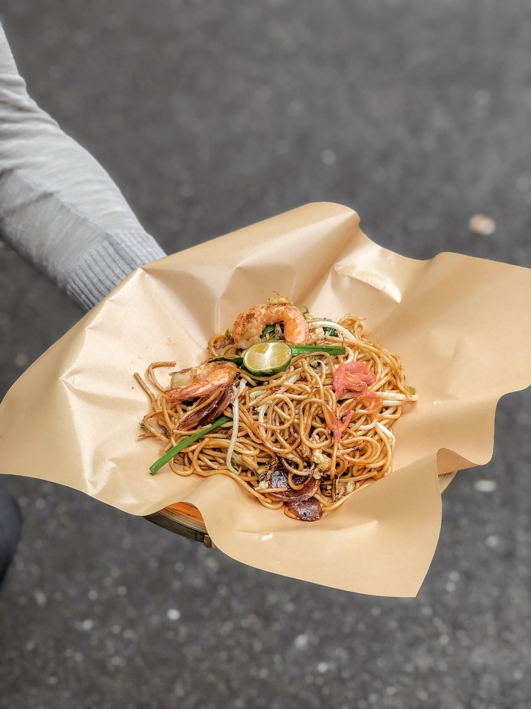 【饒河夜市美食】寶林咖啡館：偽出國道地大馬炒粿條、炒麵、炒飯。 @女子的休假計劃