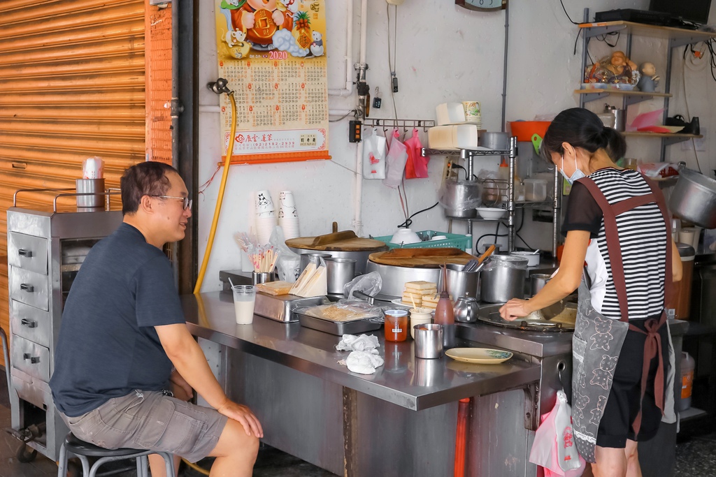 津津豆漿店：IG熱門打卡蛋餅，觀光客、在地人喜愛的傳統早餐店/台北大橋頭站美食/外帶 @女子的休假計劃