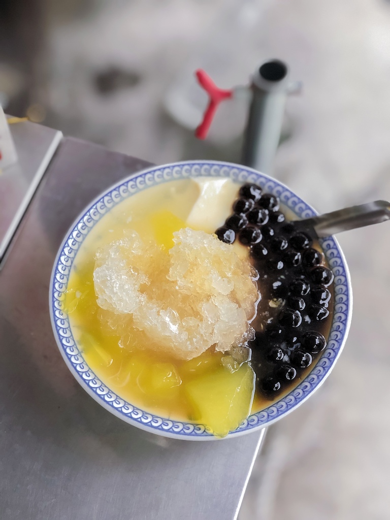 三重無名豆花小站（稅捐處豆花）30年老店在地美食，超推清涼檸檬豆花冰/外帶 @女子的休假計劃