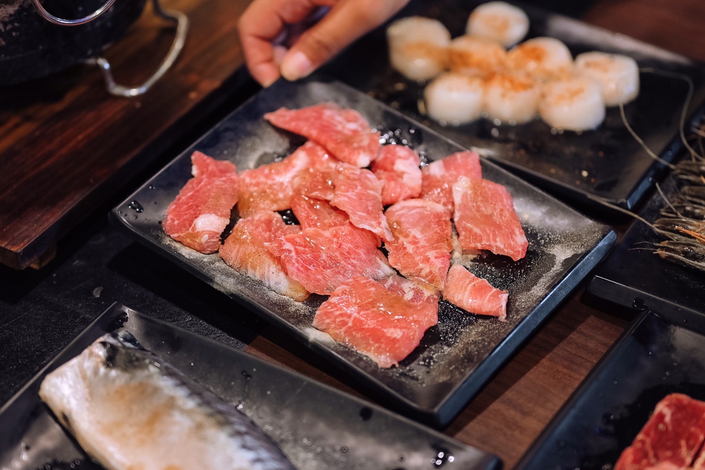 【新北吃到飽】狠生氣日式燒肉：哈根達斯、燒肉吃到飽，再免費加送薑母鴨火鍋 /永和吃到飽 @女子的休假計劃