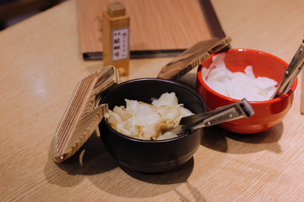 【台北天丼美食】金子半之助與老乾杯監製打造日本和牛雙饗丼，和牛VS炸物爽享受，小朋友才做選擇！ @女子的休假計劃