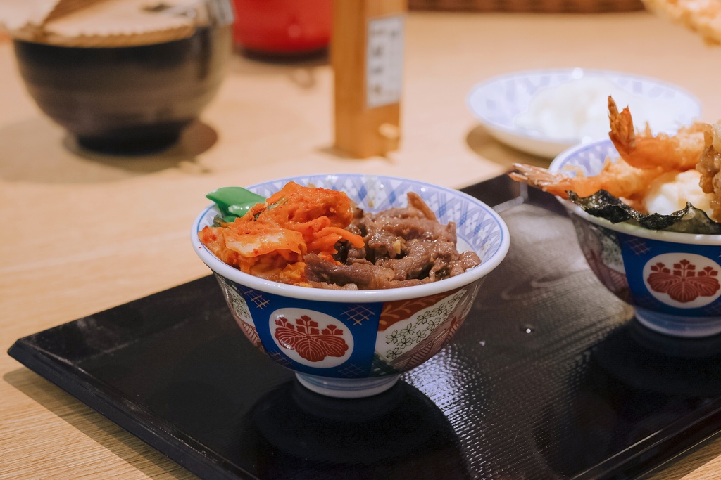 【台北天丼美食】金子半之助與老乾杯監製打造日本和牛雙饗丼，和牛VS炸物爽享受，小朋友才做選擇！ @女子的休假計劃