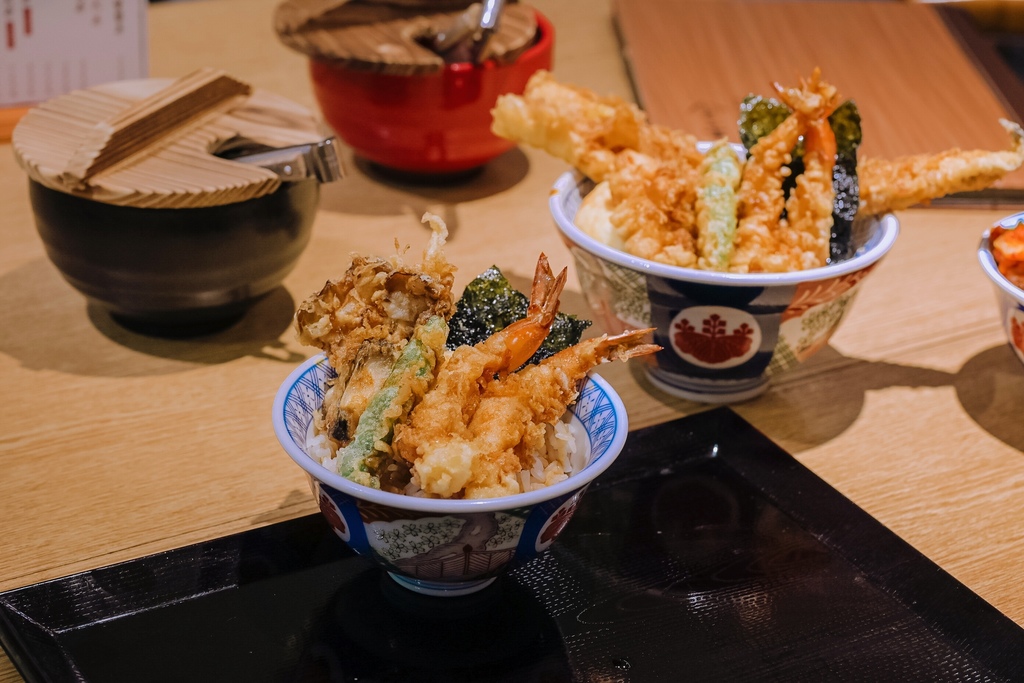 【台北天丼美食】金子半之助與老乾杯監製打造日本和牛雙饗丼，和牛VS炸物爽享受，小朋友才做選擇！ @女子的休假計劃