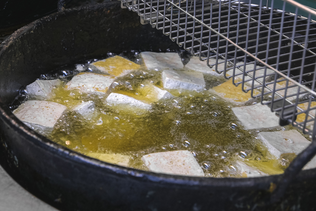 金佳脆皮臭豆腐｜30年在地最強人氣排隊美食(外帶) @女子的休假計劃