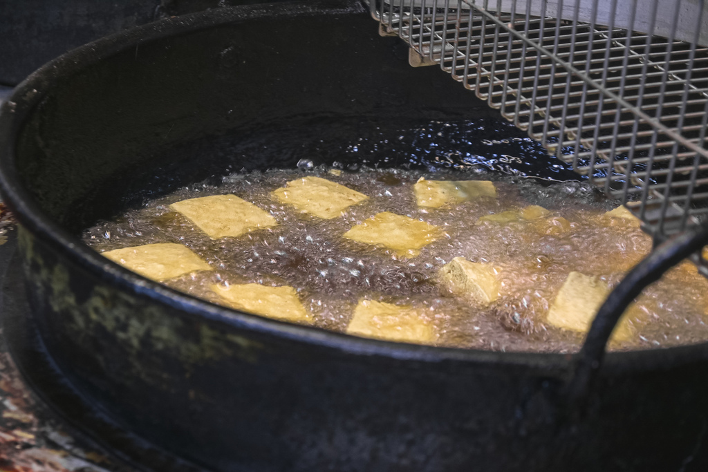 金佳脆皮臭豆腐｜30年在地最強人氣排隊美食(外帶) @女子的休假計劃