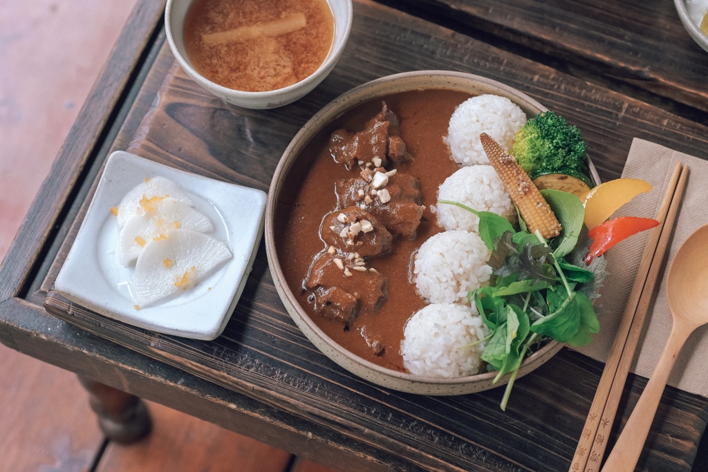 珍珠菓子喫茶屋：日式秘密喝茶基地，歐風咖哩套餐讓人著迷/內湖咖啡廳/外帶 @女子的休假計劃