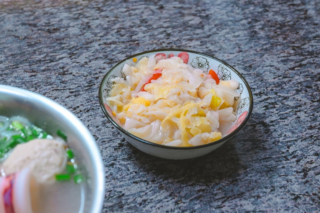 單一純賣雞湯米粉｜「免費加湯加米粉」食尚玩家推薦(菜單) @女子的休假計劃
