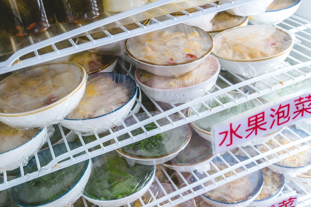 單一純賣雞湯米粉｜「免費加湯加米粉」食尚玩家推薦(菜單) @女子的休假計劃