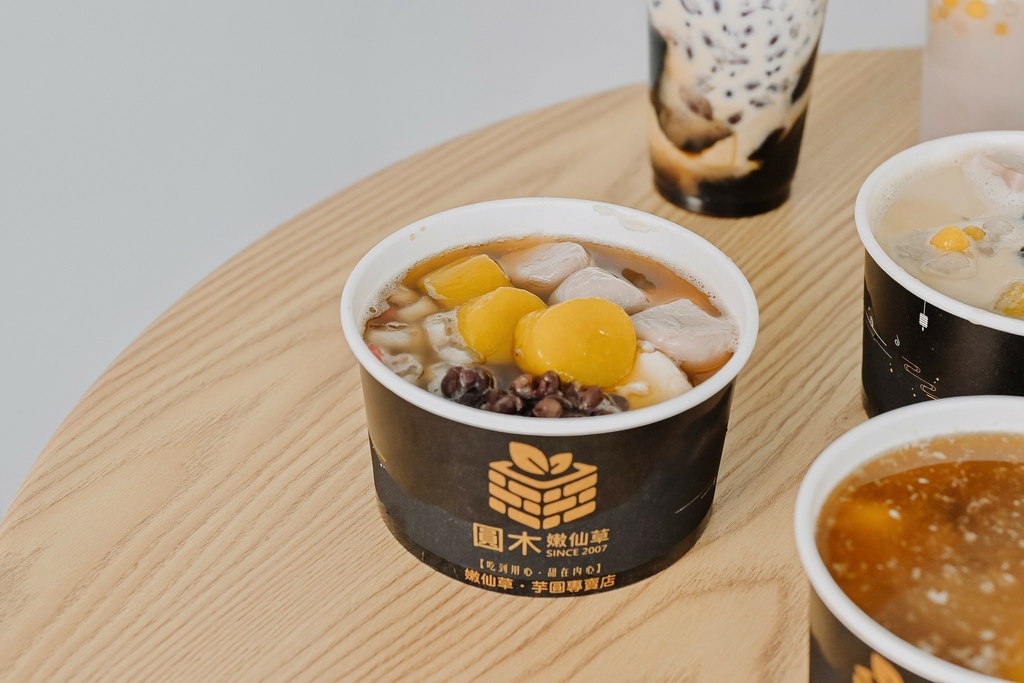 圓木嫩仙草：巨無霸超大顆手工地瓜圓芋圓，遵尋古法，甜入你心/冰品甜點 @女子的休假計劃