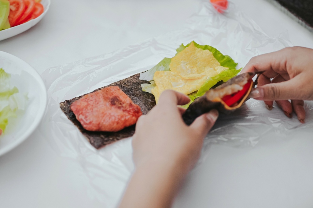 【肉品宅配-食譜】台全牧場：從牧場到餐桌，會聽輕音樂的快樂豬，料理方式超簡單「蒸、煮、炒、煎、炸」都可以。 @女子的休假計劃